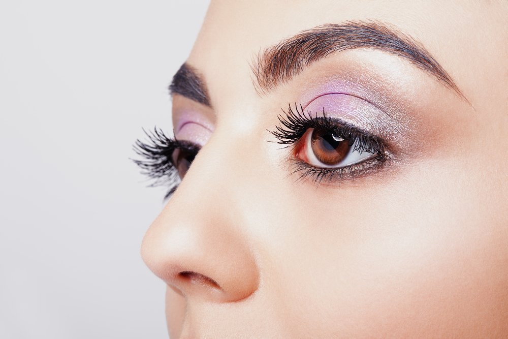 28 Best Graphic Eyeliner Looks and Tutorials to Try in 2023